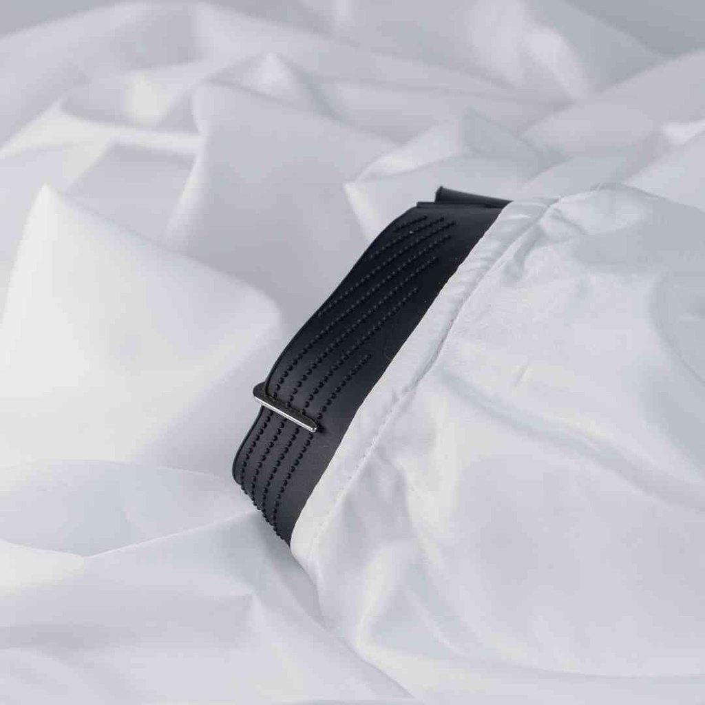 STANDARD ISSUE Premium Silicone Neck Cape - White